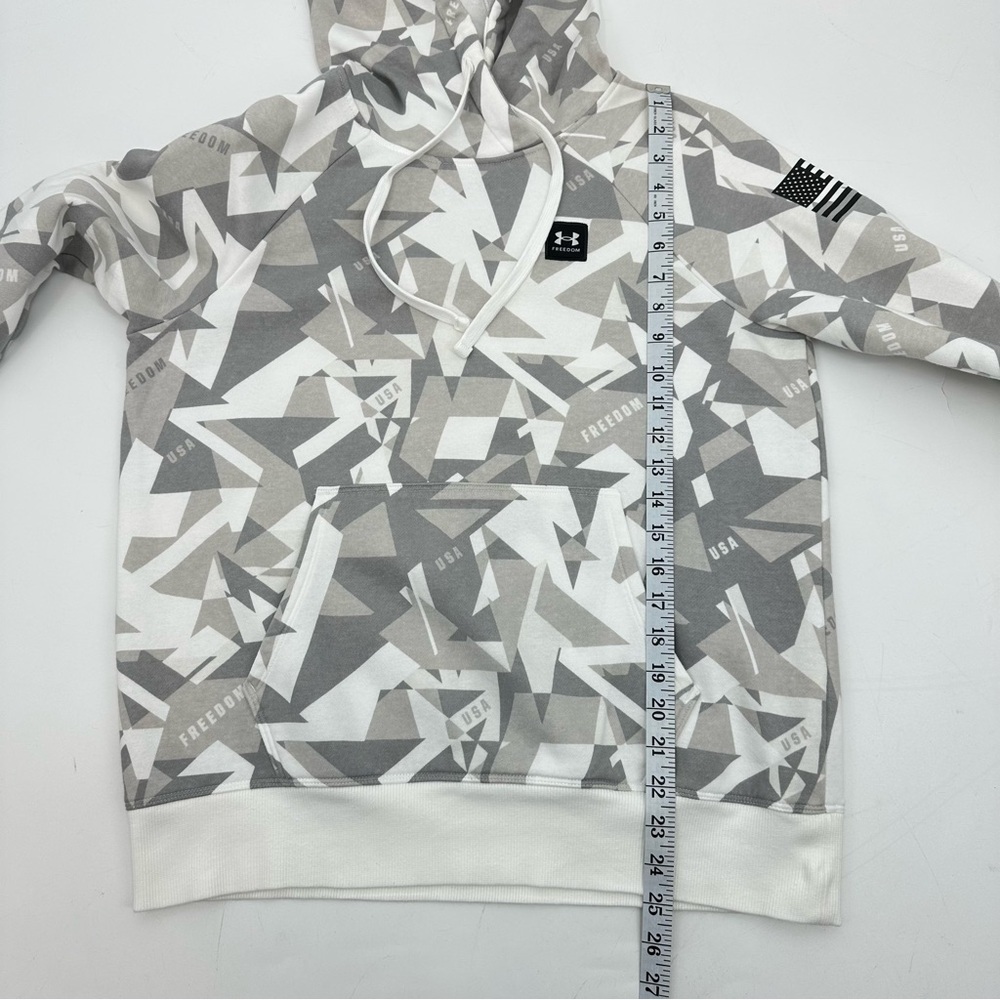 Under Armour Freedom Camo Hoodie Women Small Gray White USA Flag Fleece - Picture 13 of 14